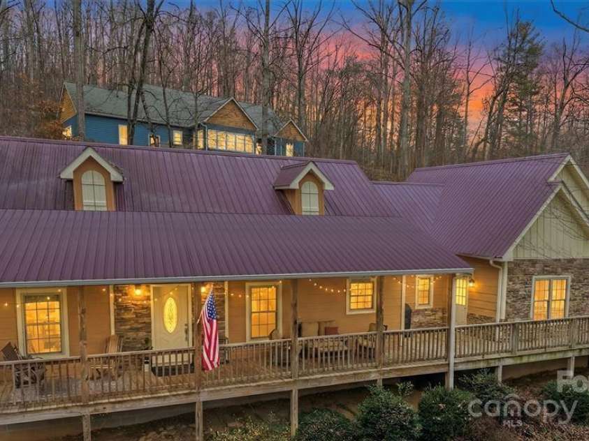 165 Eagles Ridge Road, Sylva, NC 28779.  MLS# CAR4330472, YatesRealty ID 1272. 