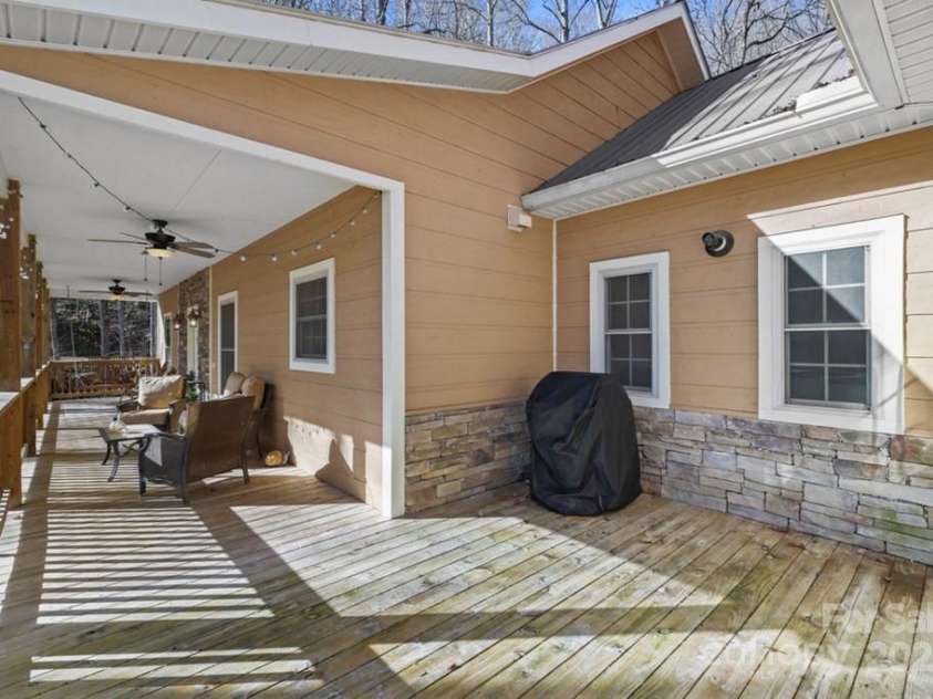 165 Eagles Ridge Road, Sylva, NC 28779.  MLS# CAR4330472, YatesRealty ID 1272. 