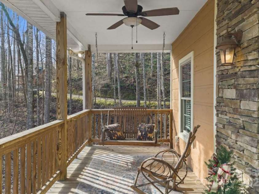 165 Eagles Ridge Road, Sylva, NC 28779.  MLS# CAR4330472, YatesRealty ID 1272. 