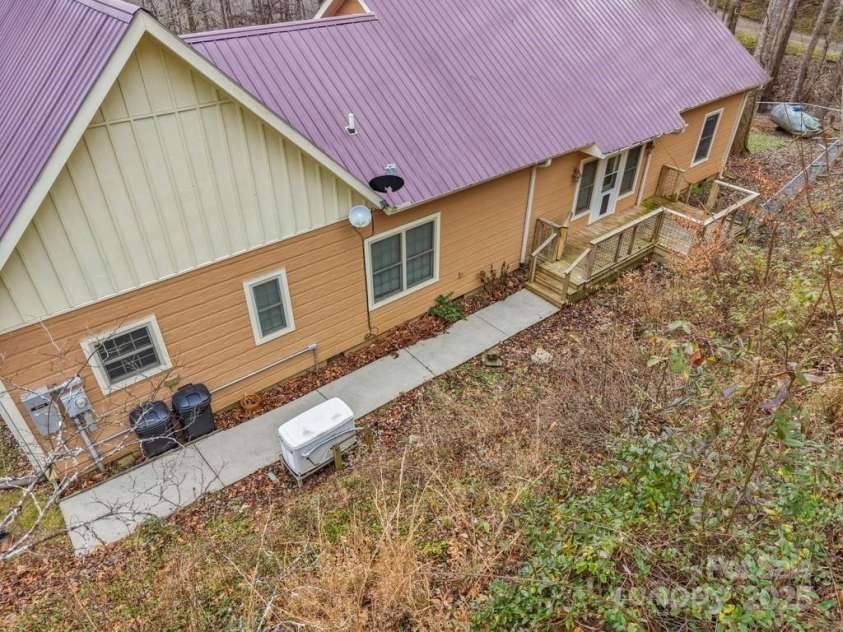 165 Eagles Ridge Road, Sylva, NC 28779.  MLS# CAR4330472, YatesRealty ID 1272. 