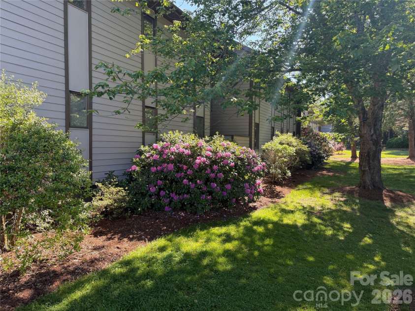201 Racquet Club Road, Asheville, NC 28803.  MLS# CAR4341796, YatesRealty ID 12720. 