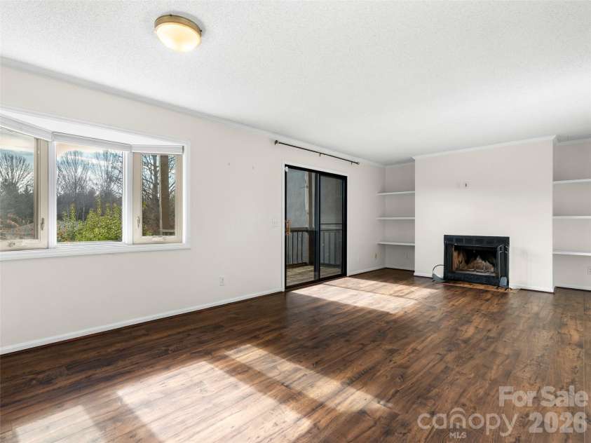 201 Racquet Club Road, Asheville, NC 28803.  MLS# CAR4341796, YatesRealty ID 12720. Living Area