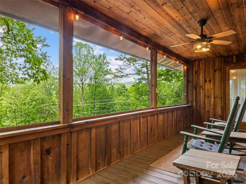 237 Biltmore Circle, Bryson City, NC 28713.  MLS# CAR4258734, YatesRealty ID 12720. 