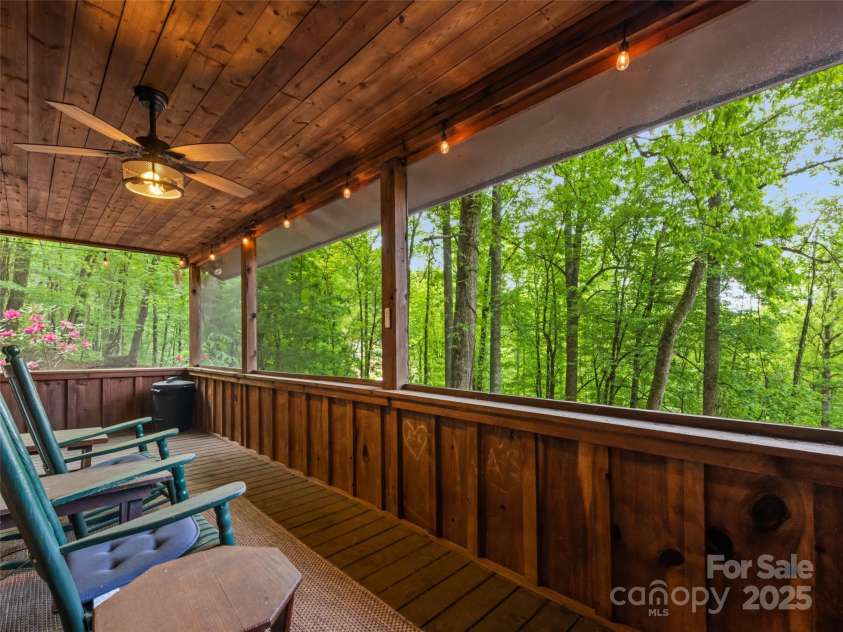 237 Biltmore Circle, Bryson City, NC 28713.  MLS# CAR4258734, YatesRealty ID 12720. 