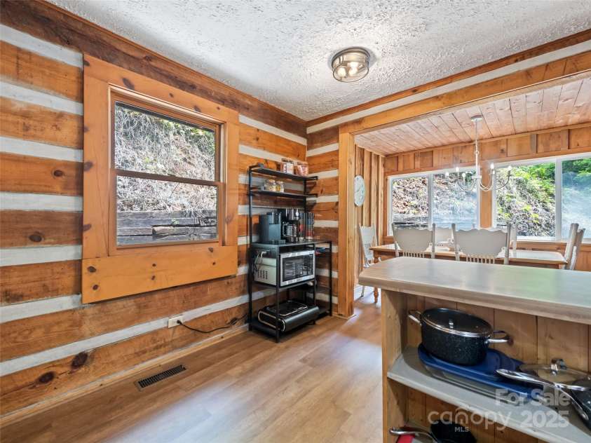 237 Biltmore Circle, Bryson City, NC 28713.  MLS# CAR4258734, YatesRealty ID 12720. 