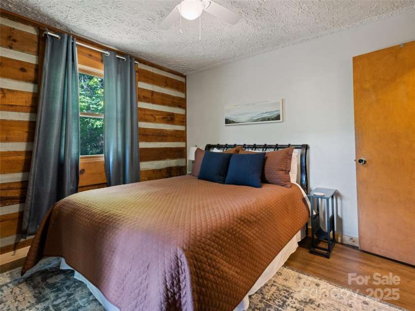 237 Biltmore Circle, Bryson City, NC 28713.  MLS# CAR4258734, YatesRealty ID 12720. 