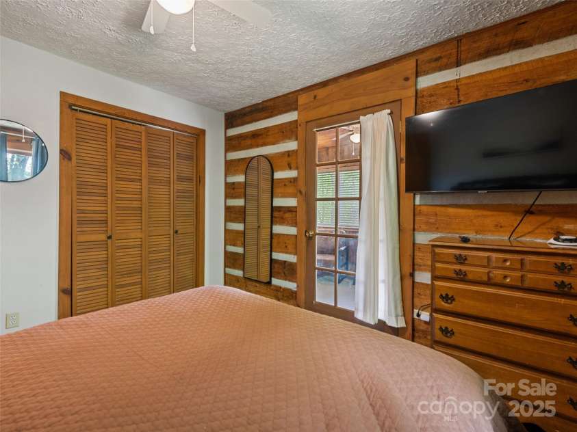 237 Biltmore Circle, Bryson City, NC 28713.  MLS# CAR4258734, YatesRealty ID 12720. 