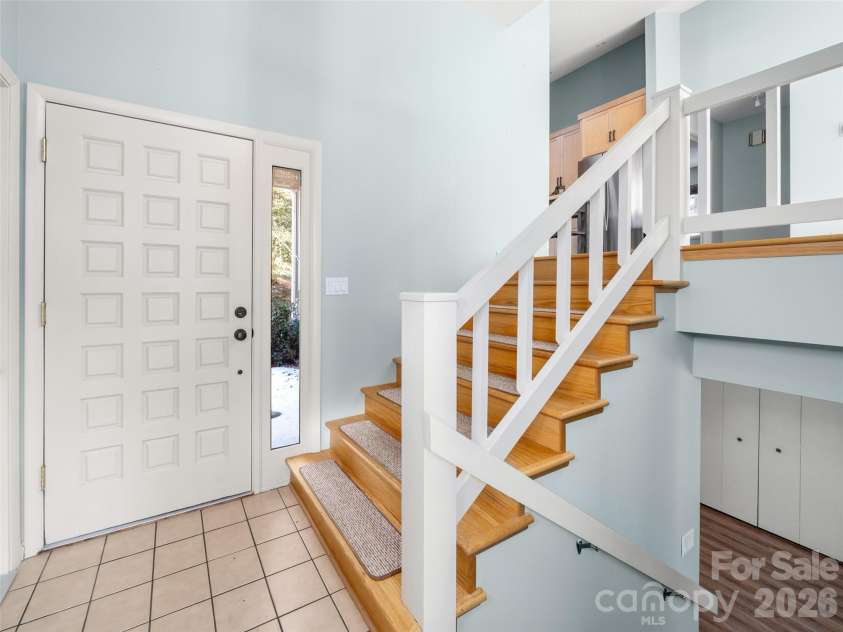 138 Woodhaven Drive, Hendersonville, NC 28739.  MLS# CAR4344618, YatesRealty ID 12721. 