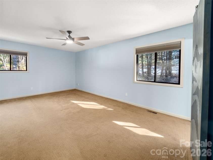 138 Woodhaven Drive, Hendersonville, NC 28739.  MLS# CAR4344618, YatesRealty ID 12721. 