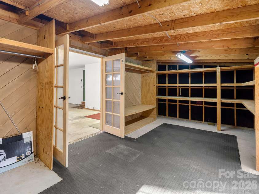 138 Woodhaven Drive, Hendersonville, NC 28739.  MLS# CAR4344618, YatesRealty ID 12721. 