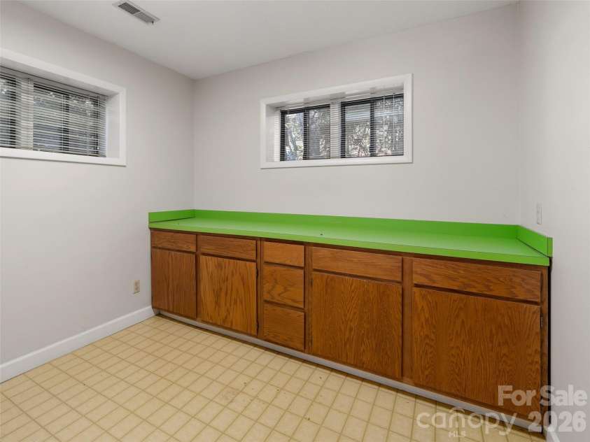 138 Woodhaven Drive, Hendersonville, NC 28739.  MLS# CAR4344618, YatesRealty ID 12721. 