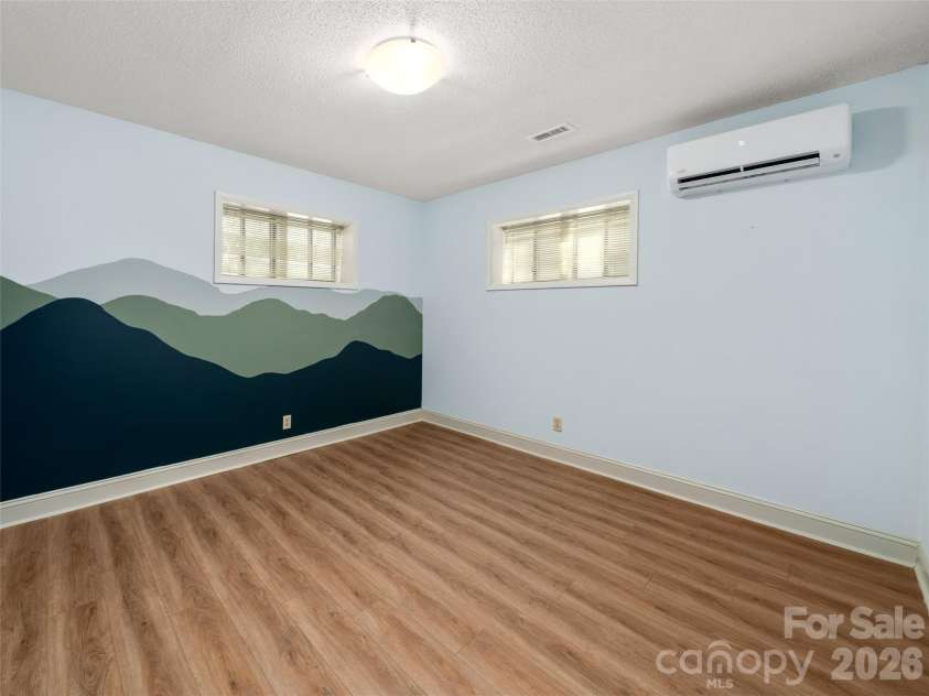 138 Woodhaven Drive, Hendersonville, NC 28739.  MLS# CAR4344618, YatesRealty ID 12721. 