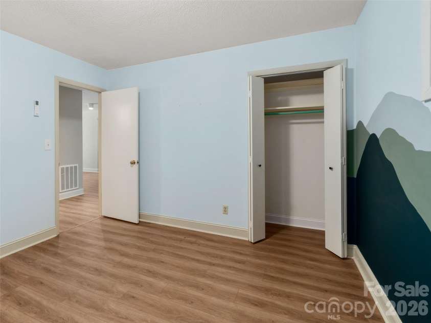 138 Woodhaven Drive, Hendersonville, NC 28739.  MLS# CAR4344618, YatesRealty ID 12721. 