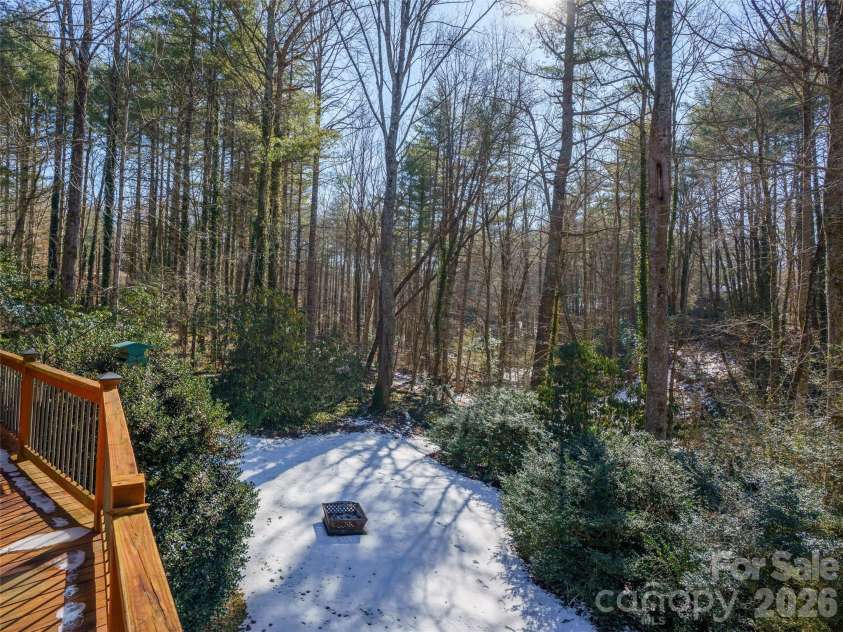 138 Woodhaven Drive, Hendersonville, NC 28739.  MLS# CAR4344618, YatesRealty ID 12721. 