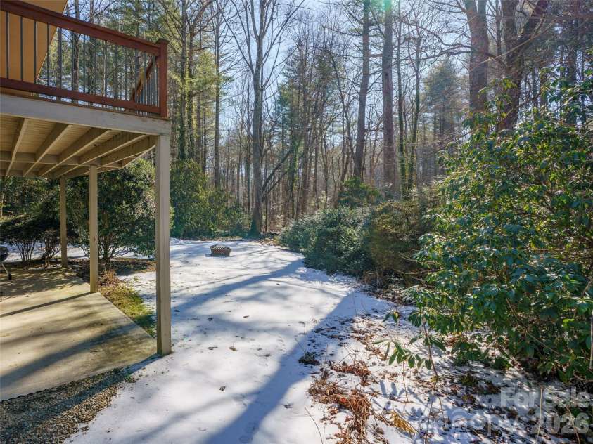 138 Woodhaven Drive, Hendersonville, NC 28739.  MLS# CAR4344618, YatesRealty ID 12721. 