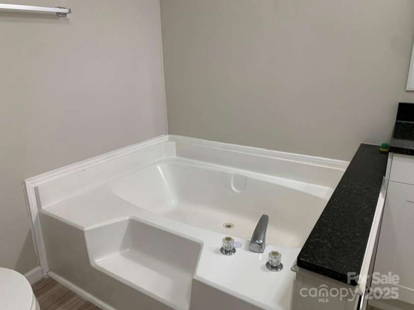 150 Twisted Oak Lane, Gastonia, NC 28052.  MLS# CAR4227744, YatesRealty ID 12721. 