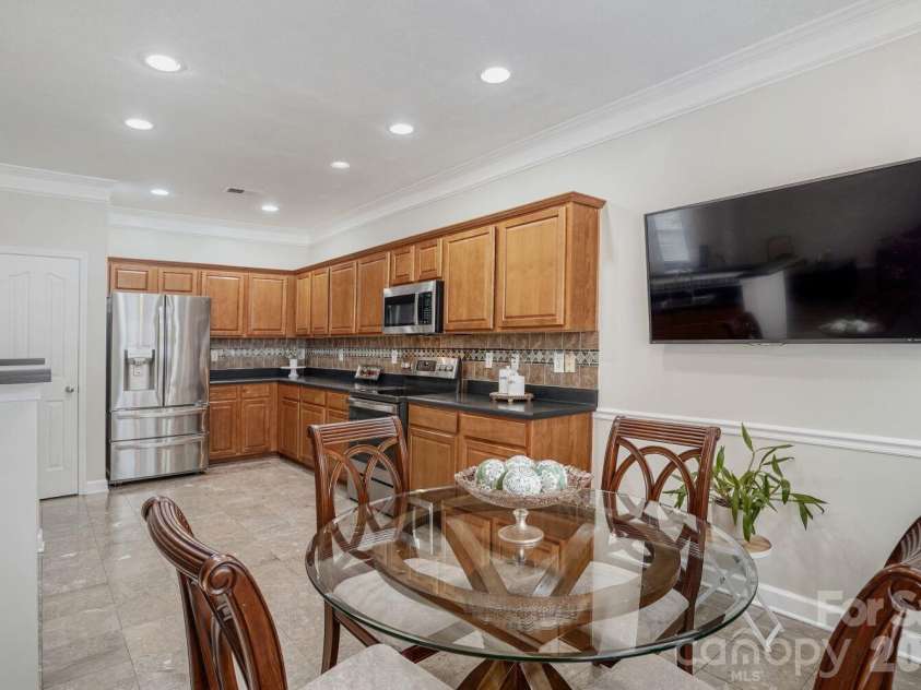 13622 Stringfellow Lane, Charlotte, NC 28278.  MLS# CAR4353206, YatesRealty ID 12723. 