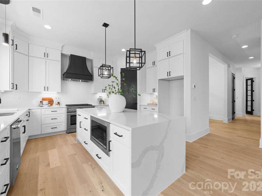 2013 South Street, Charlotte, NC 28208.  MLS# CAR4355952, YatesRealty ID 12725. 