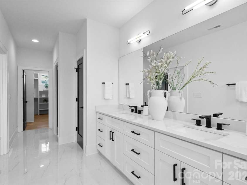 2013 South Street, Charlotte, NC 28208.  MLS# CAR4355952, YatesRealty ID 12725. 