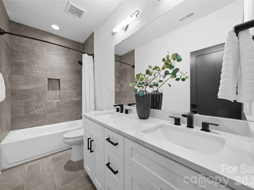 2013 South Street, Charlotte, NC 28208.  MLS# CAR4355952, YatesRealty ID 12725. 