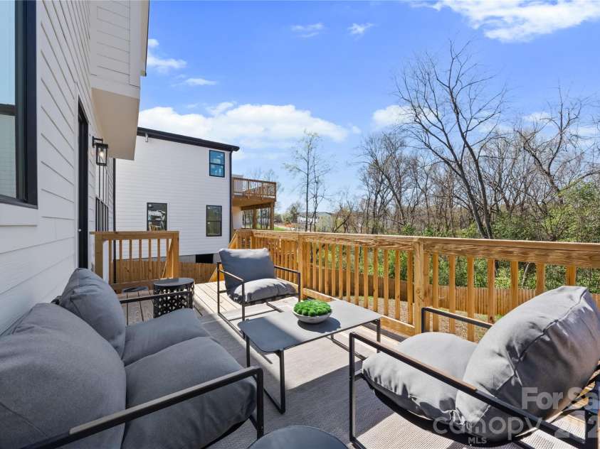 2013 South Street, Charlotte, NC 28208.  MLS# CAR4355952, YatesRealty ID 12725. 