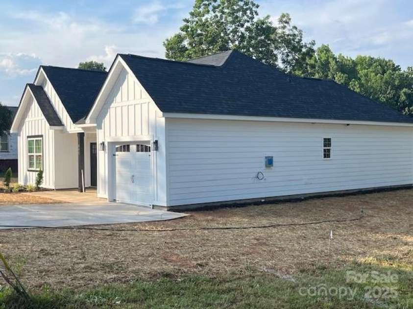 302 Second Street, Lowell, NC 28098.  MLS# CAR4257041, YatesRealty ID 12725. Right Side View