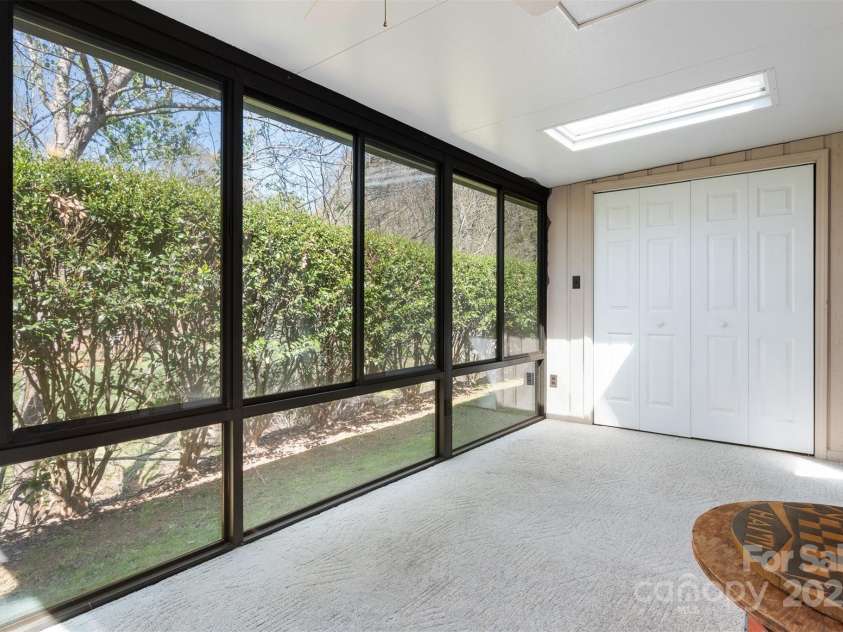 1652 12th Street, Hickory, NC 28601.  MLS# CAR4194268, YatesRealty ID 12726. 