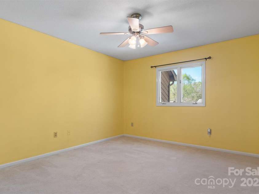 1652 12th Street, Hickory, NC 28601.  MLS# CAR4194268, YatesRealty ID 12726. 