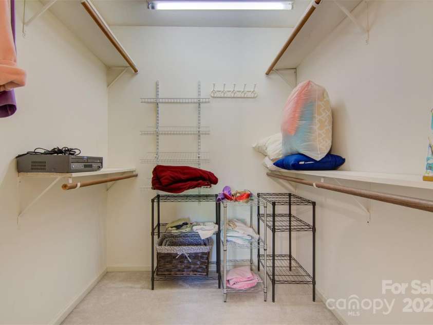 1652 12th Street, Hickory, NC 28601.  MLS# CAR4194268, YatesRealty ID 12726. 