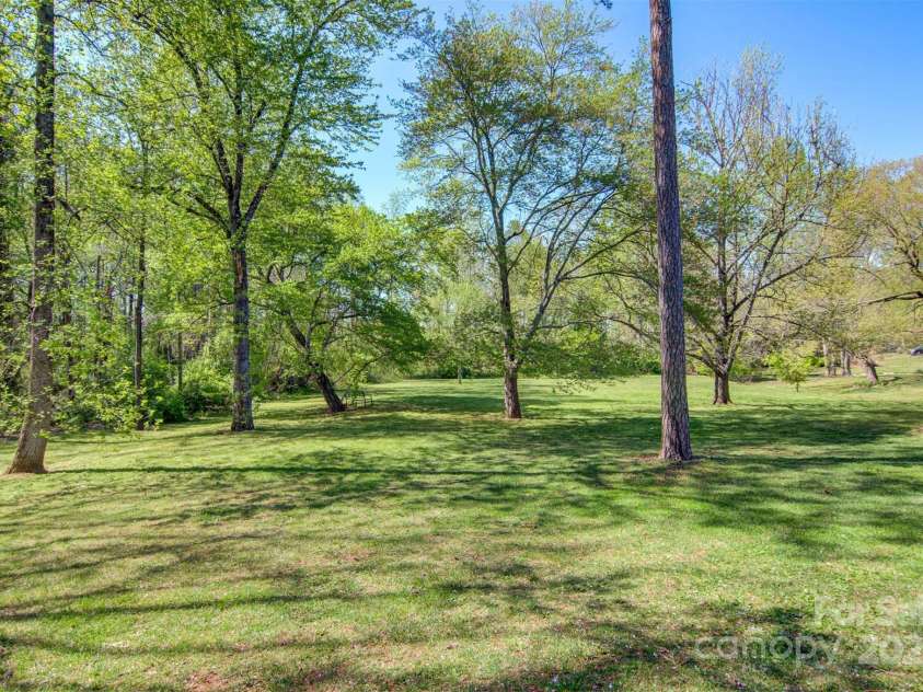 1652 12th Street, Hickory, NC 28601.  MLS# CAR4194268, YatesRealty ID 12726. 