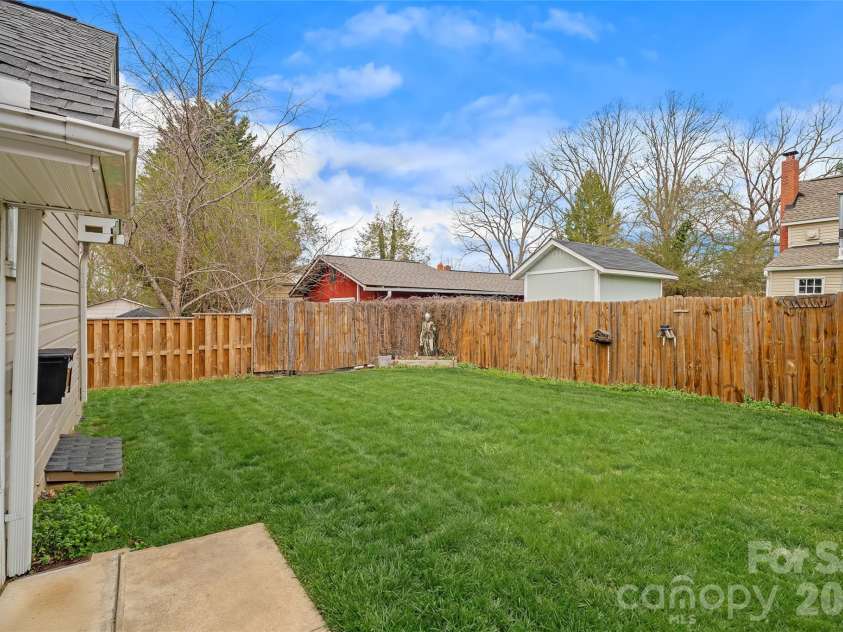 221 Summit Street, Asheville, NC 28803.  MLS# CAR4358791, YatesRealty ID 12726. 