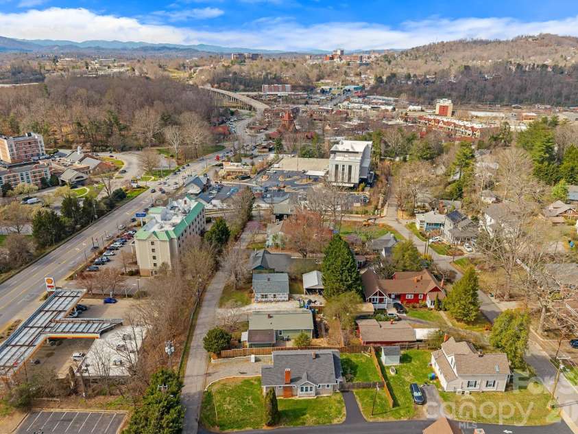 221 Summit Street, Asheville, NC 28803.  MLS# CAR4358791, YatesRealty ID 12726. 