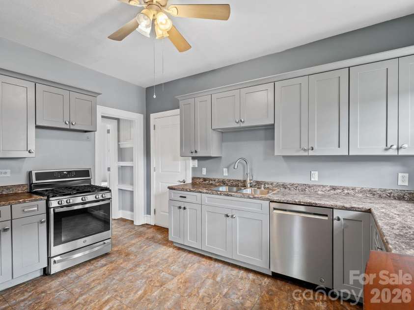 221 Summit Street, Asheville, NC 28803.  MLS# CAR4358791, YatesRealty ID 12726. 
