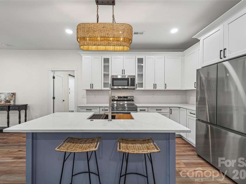 129 Corban Avenue, Concord, NC 28025.  MLS# CAR4357891, YatesRealty ID 12728. Kitchen