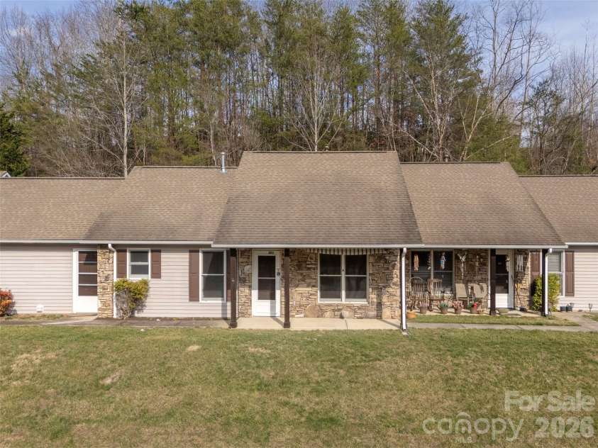 203 Rocky Mountain Way, Arden, NC 28704.  MLS# CAR4361121, YatesRealty ID 12729. 