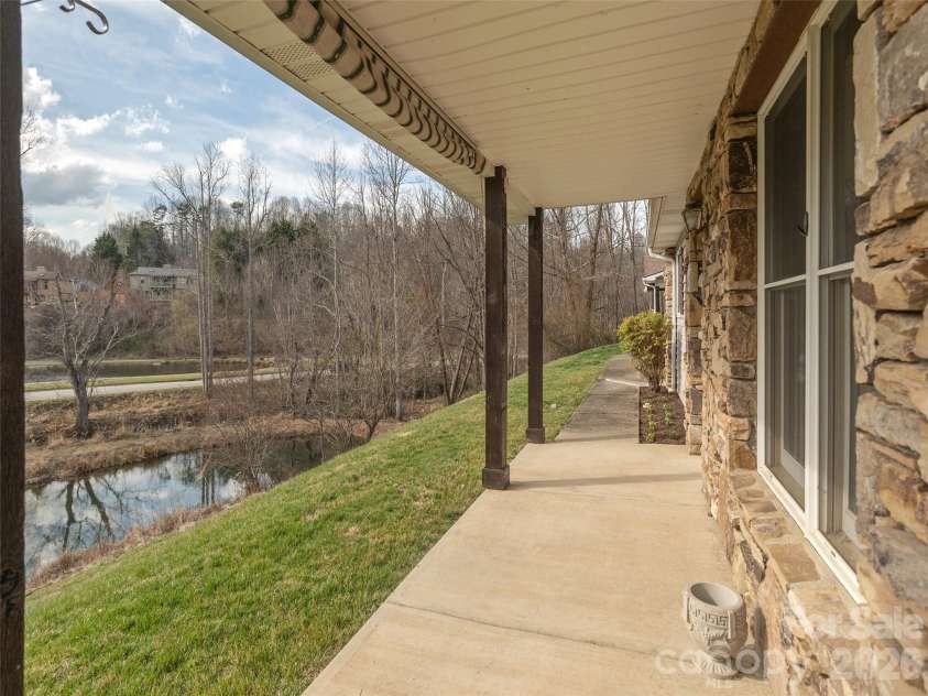 203 Rocky Mountain Way, Arden, NC 28704.  MLS# CAR4361121, YatesRealty ID 12729. 