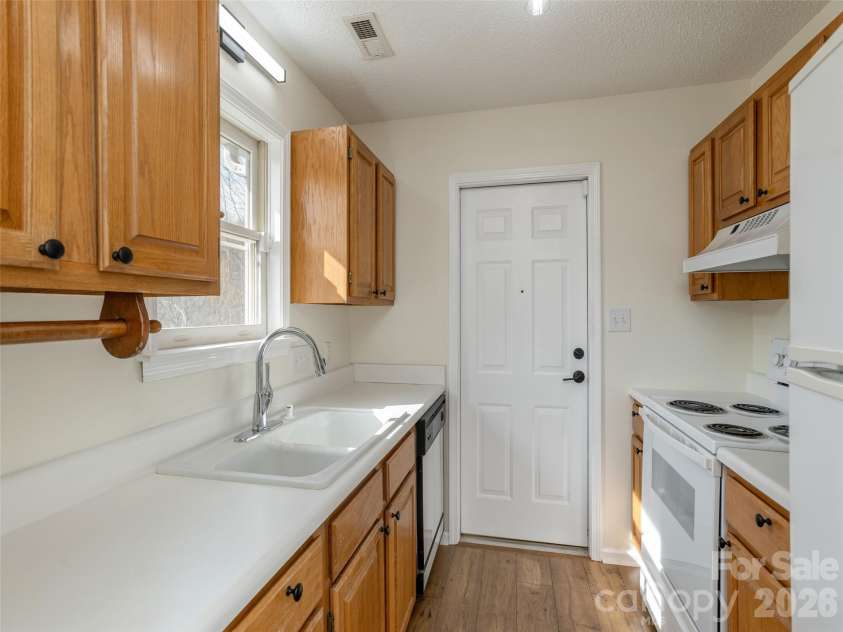 203 Rocky Mountain Way, Arden, NC 28704.  MLS# CAR4361121, YatesRealty ID 12729. 