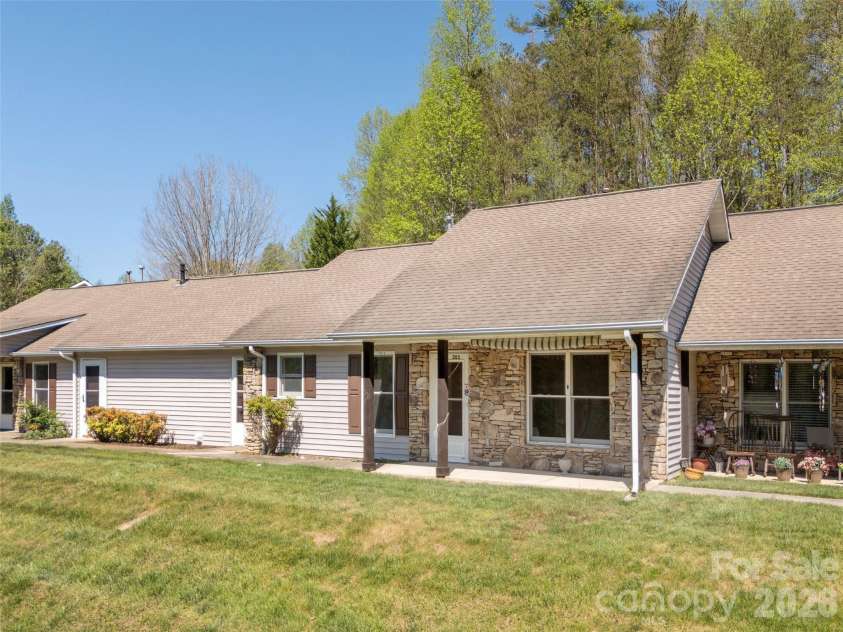 203 Rocky Mountain Way, Arden, NC 28704.  MLS# CAR4361121, YatesRealty ID 12729. 