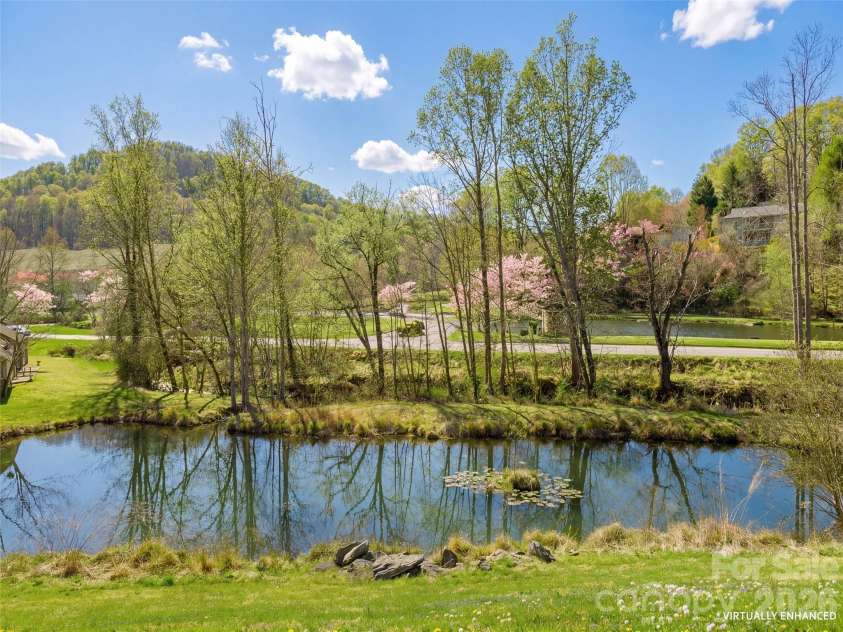 203 Rocky Mountain Way, Arden, NC 28704.  MLS# CAR4361121, YatesRealty ID 12729. 