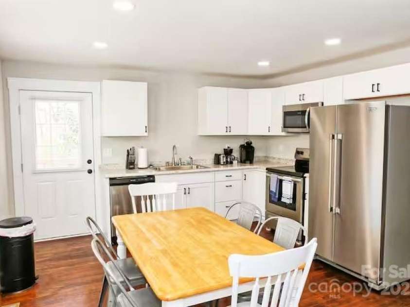 606 childs Street, Lincolnton, NC 28092.  MLS# CAR4327125, YatesRealty ID 1273. 