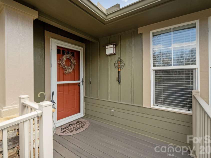 501 Fox Den Court, Hendersonville, NC 28792.  MLS# CAR4361980, YatesRealty ID 12730. 