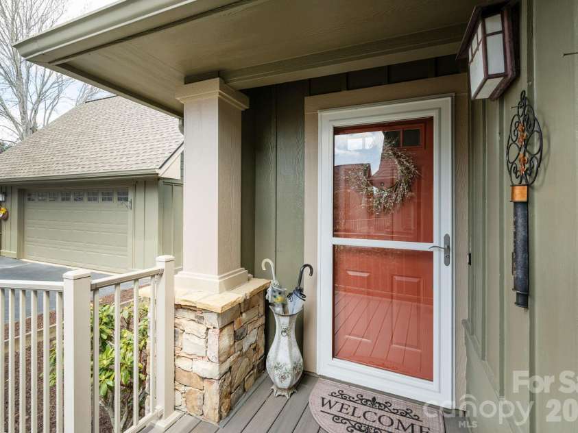 501 Fox Den Court, Hendersonville, NC 28792.  MLS# CAR4361980, YatesRealty ID 12730. 