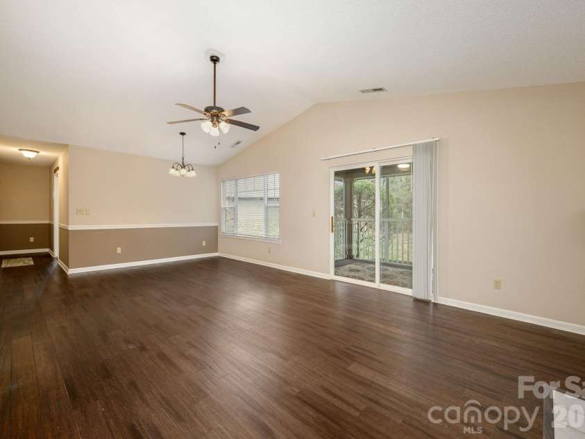 501 Fox Den Court, Hendersonville, NC 28792.  MLS# CAR4361980, YatesRealty ID 12730. 