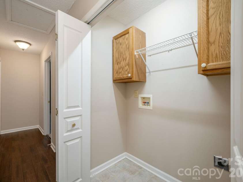 501 Fox Den Court, Hendersonville, NC 28792.  MLS# CAR4361980, YatesRealty ID 12730. Laundry hookup