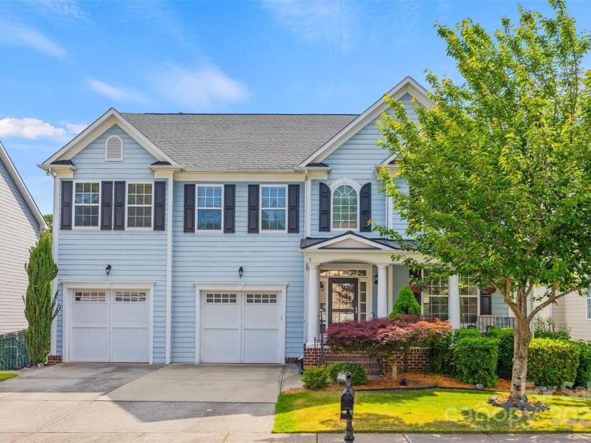 6424 Chadwell Court, Fort Mill, SC 29707.  MLS# CAR4255139, YatesRealty ID 12730. 2-Story home in desirable Bridgemill neighborhood