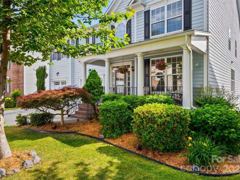 6424 Chadwell Court, Fort Mill, SC 29707.  MLS# CAR4255139, YatesRealty ID 12730. Beautiful mature landscaping