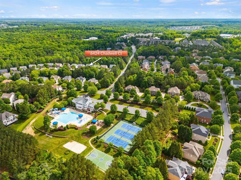 6424 Chadwell Court, Fort Mill, SC 29707.  MLS# CAR4255139, YatesRealty ID 12730. Community Amenities include Pool, Clubhouse, Tennis and Pickleball Courts