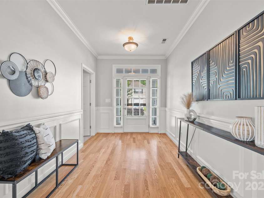 6424 Chadwell Court, Fort Mill, SC 29707.  MLS# CAR4255139, YatesRealty ID 12730. Large Entry Hall