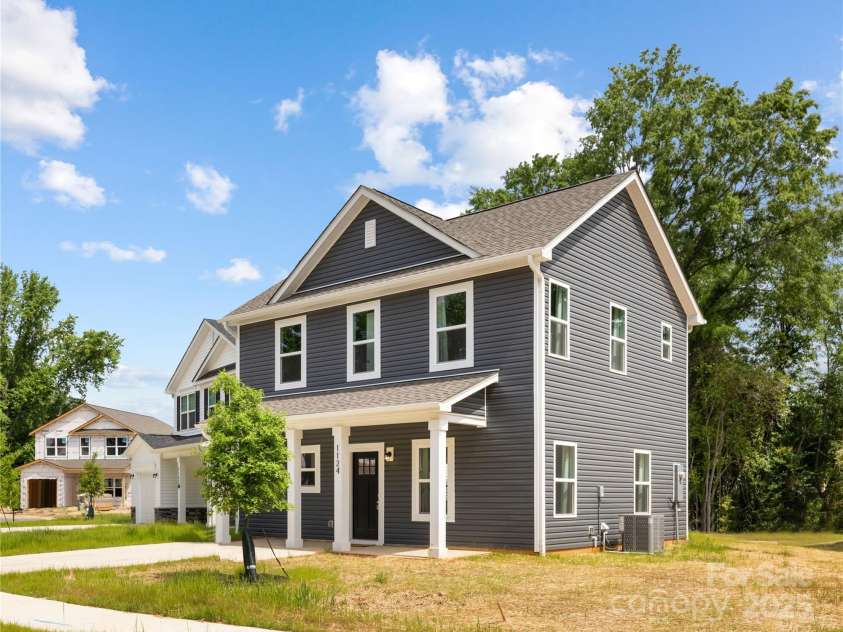 1124 Thayer Glen Court, Charlotte, NC 28213.  MLS# CAR4220323, YatesRealty ID 12732. 