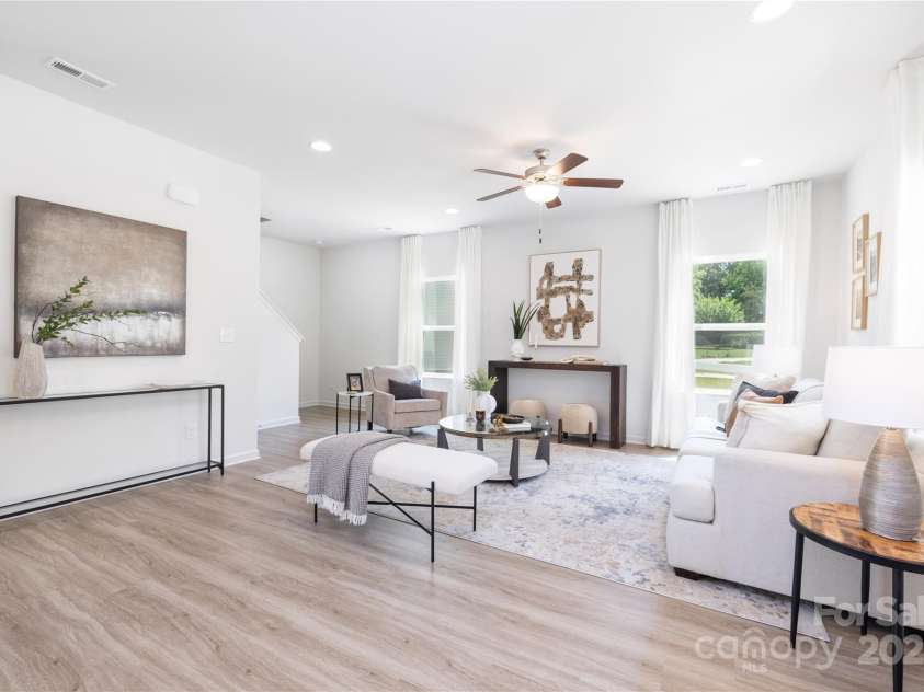 1124 Thayer Glen Court, Charlotte, NC 28213.  MLS# CAR4220323, YatesRealty ID 12732. 